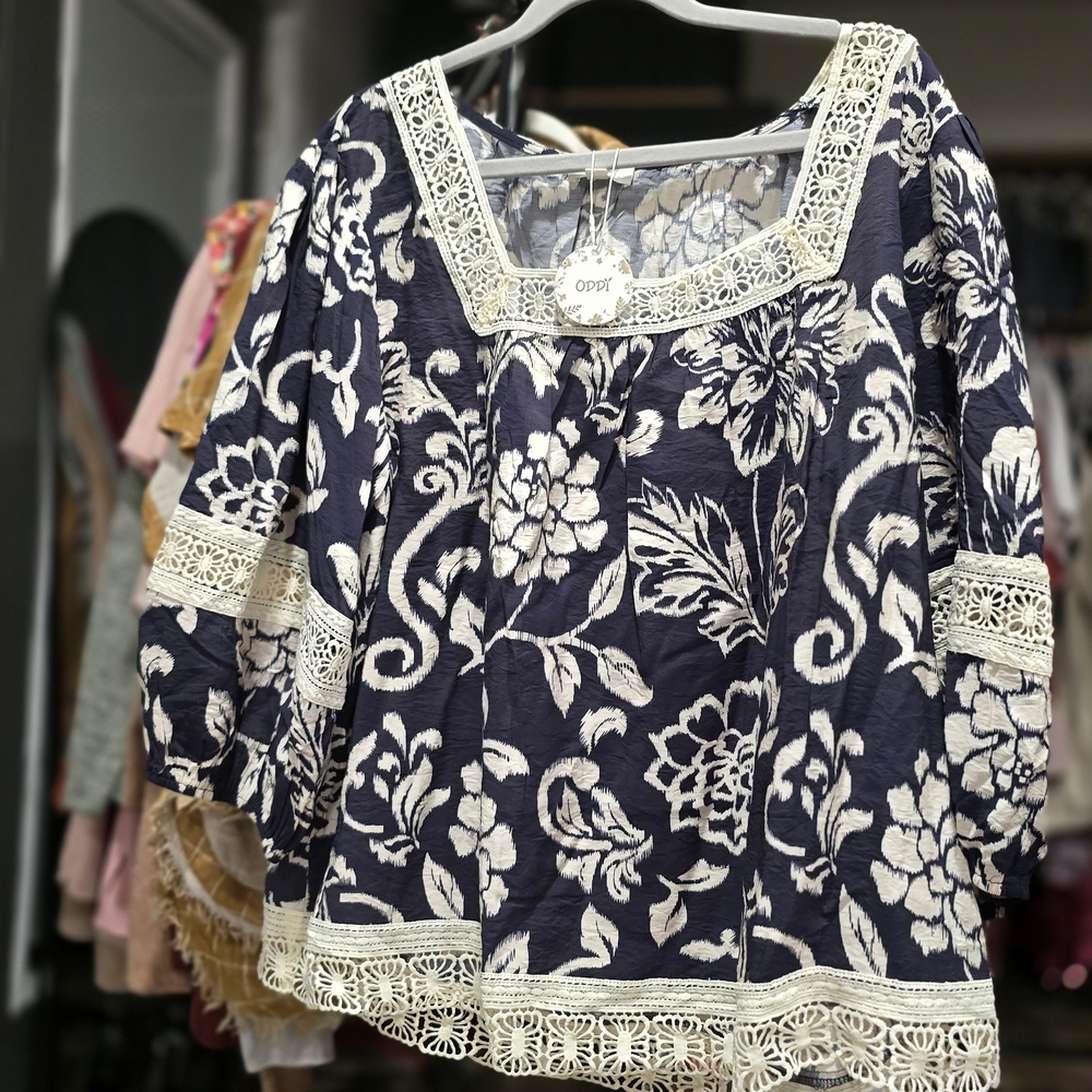 ODDI Elegant Navy Floral Lace Top - NWT